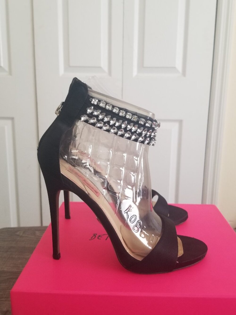 Betsey Johnson Women's Maribell Dress Pump - Size 10